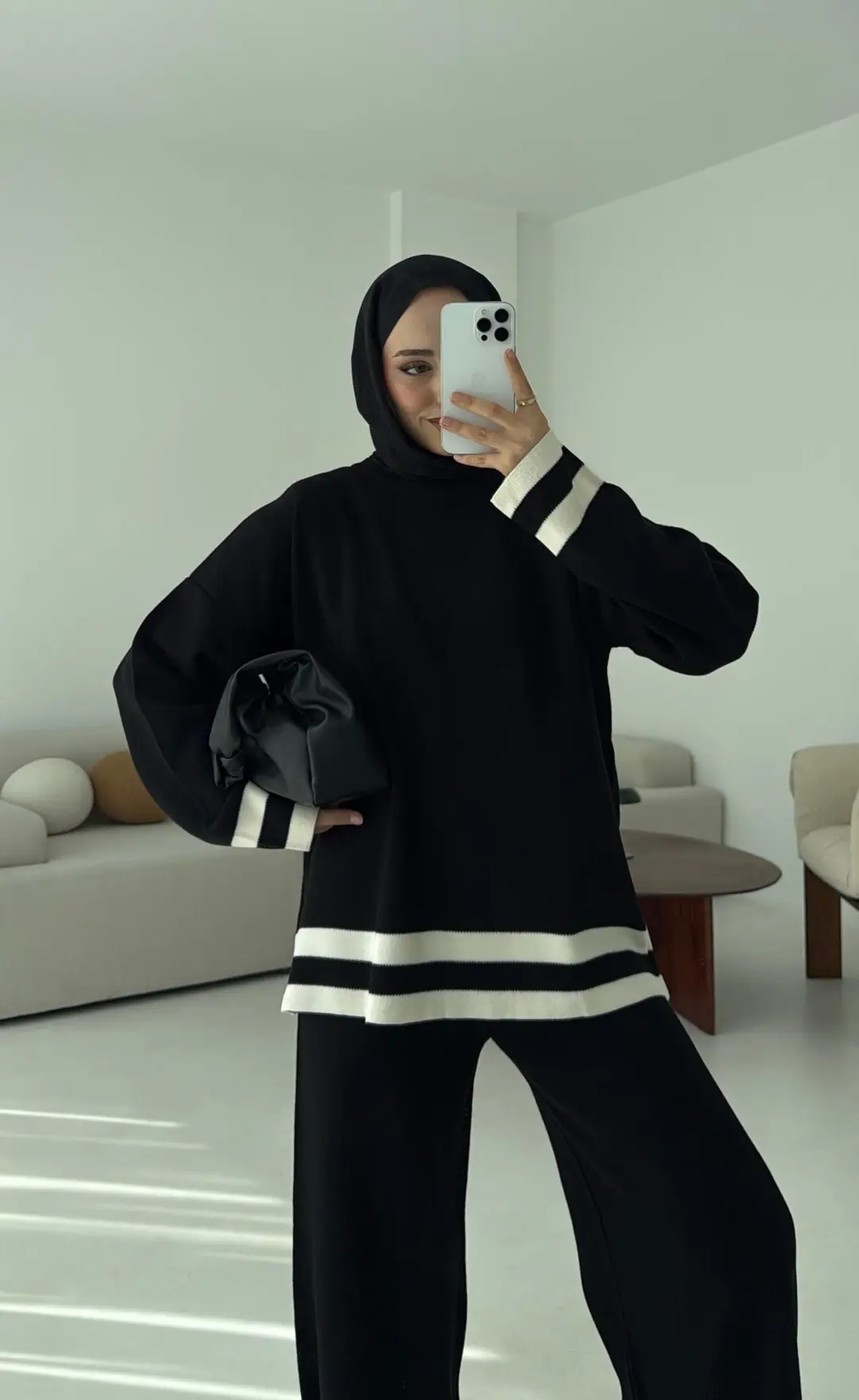 Siyah/Ekru Çizgi Triko Takım - Görsel 2