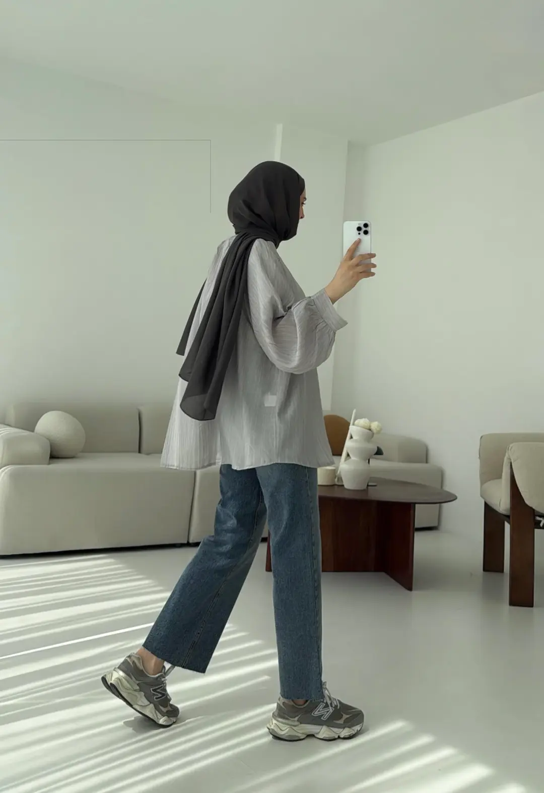 V Yaka Dökümlü Gömlek Gri - Görsel 7