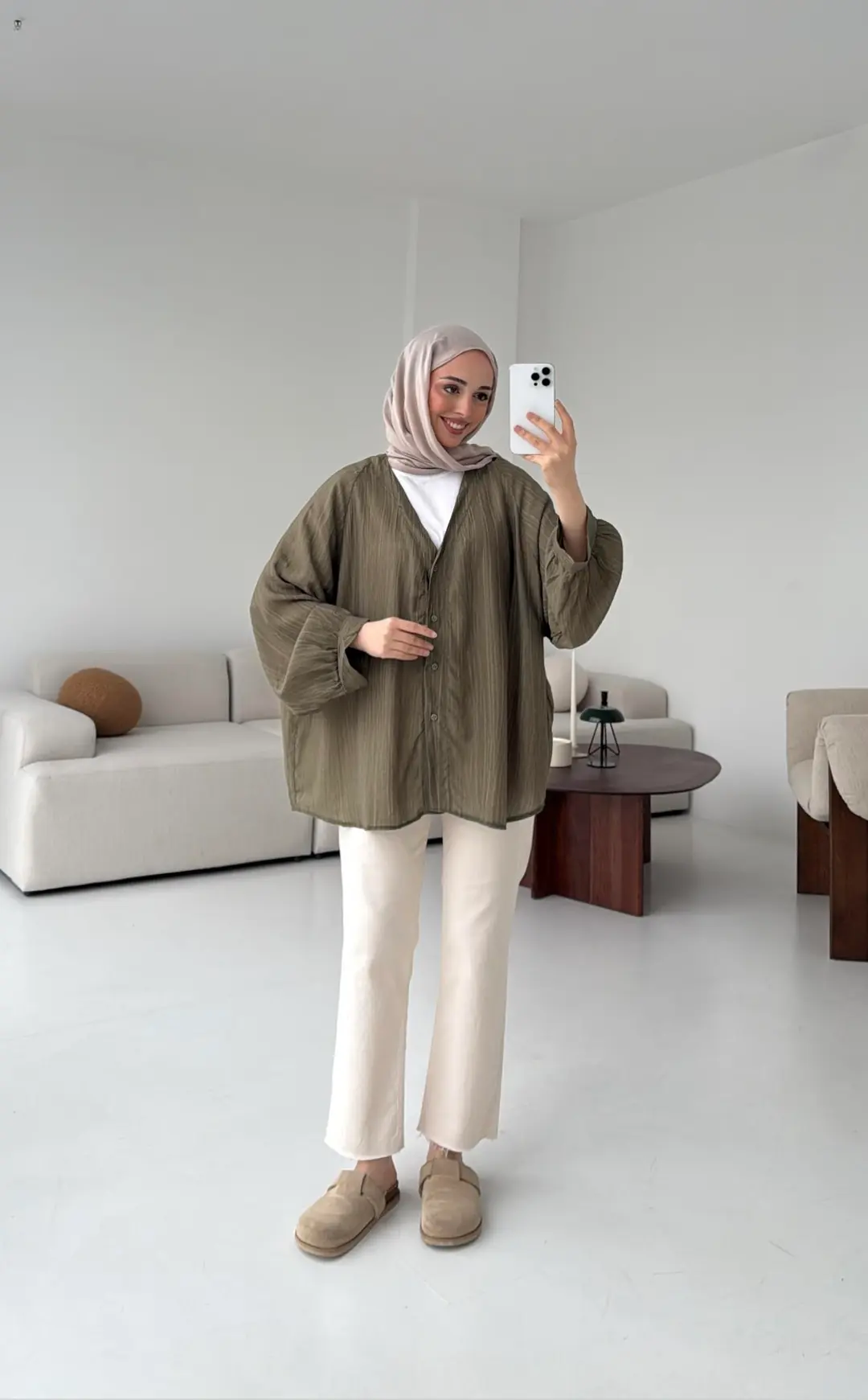 V Yaka Dökümlü Gömlek Haki - Görsel 8