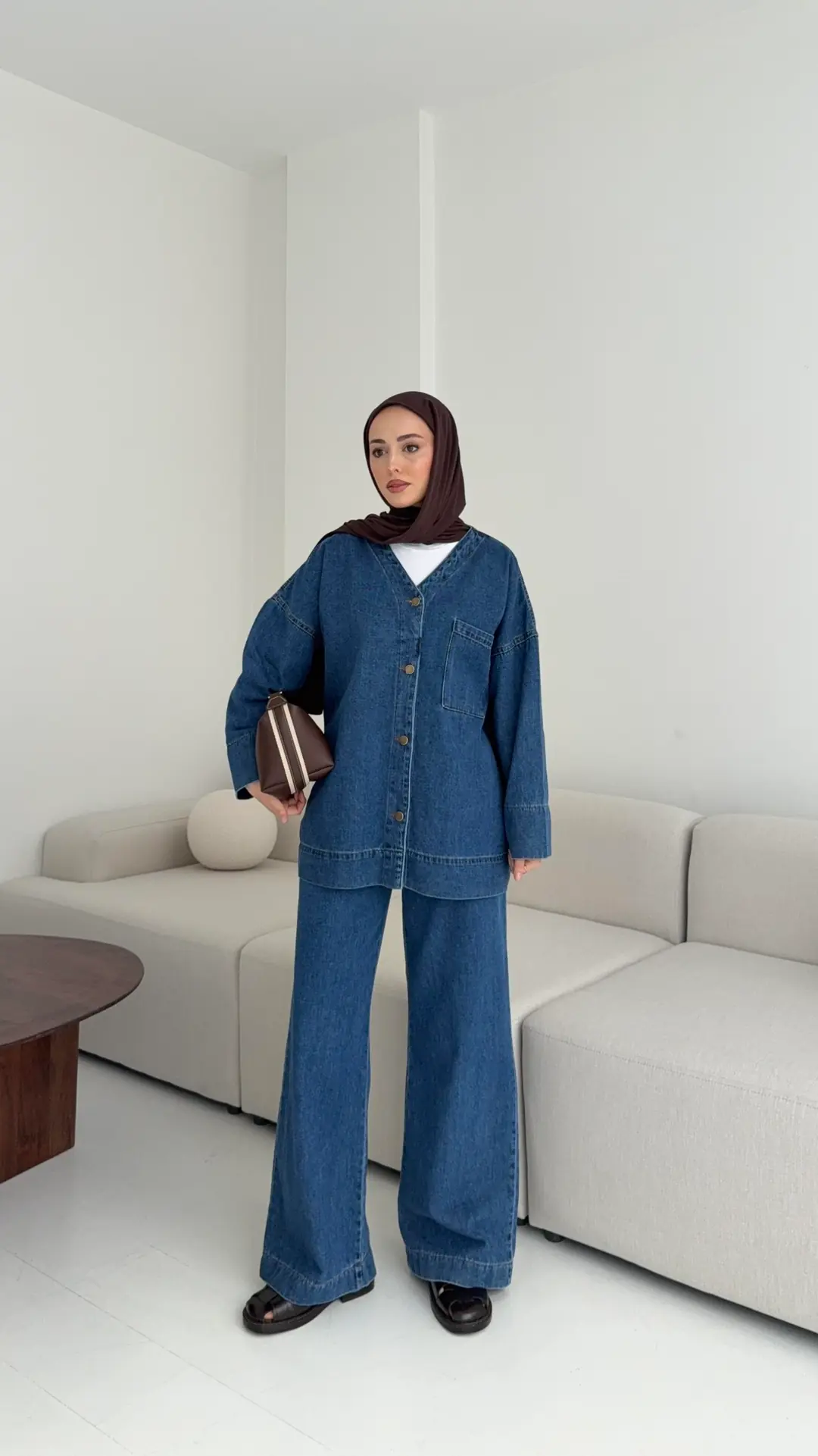 V Yaka Düğmeli Denim Takım