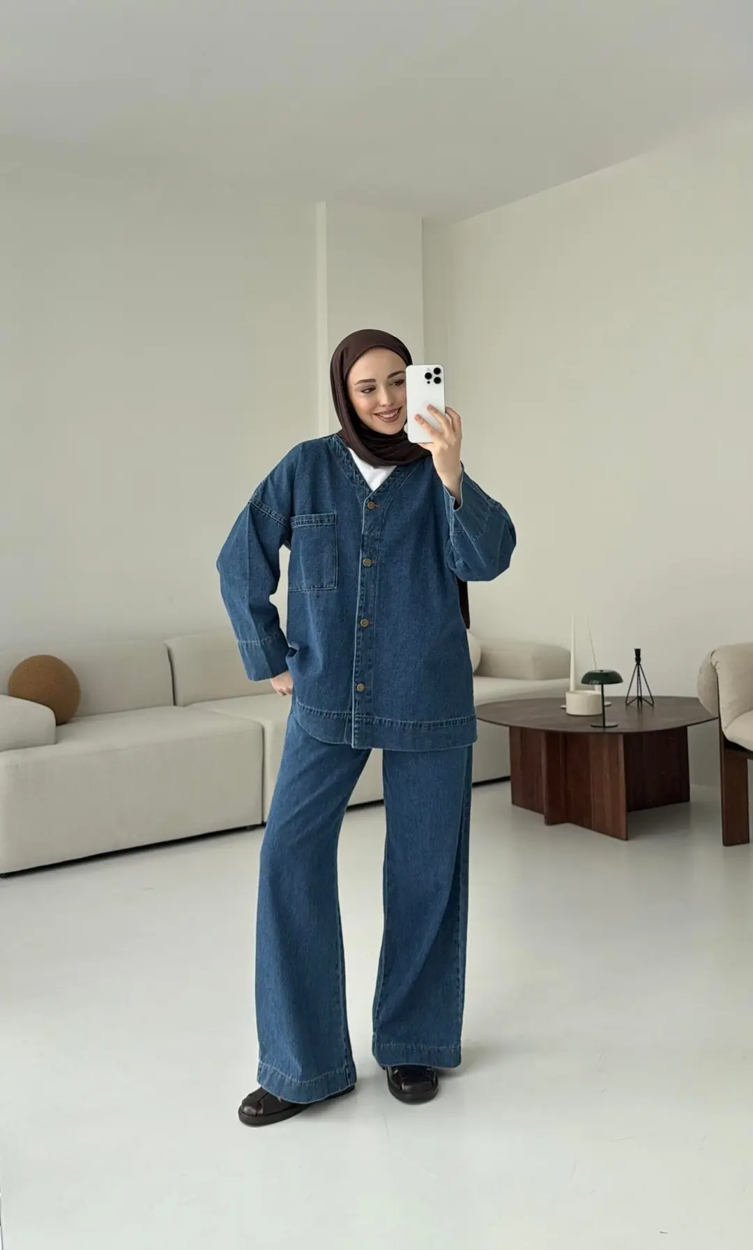 V Yaka Düğmeli Denim Takım - Görsel 2