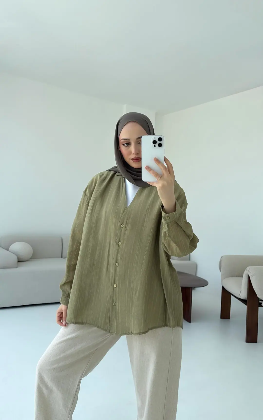 V Yaka Salaş Gömlek Yeşil - Görsel 5