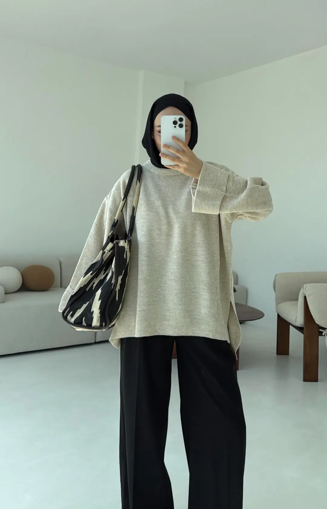 Yanı Yırtmaçlı Triko Kazak Bej - Görsel 3