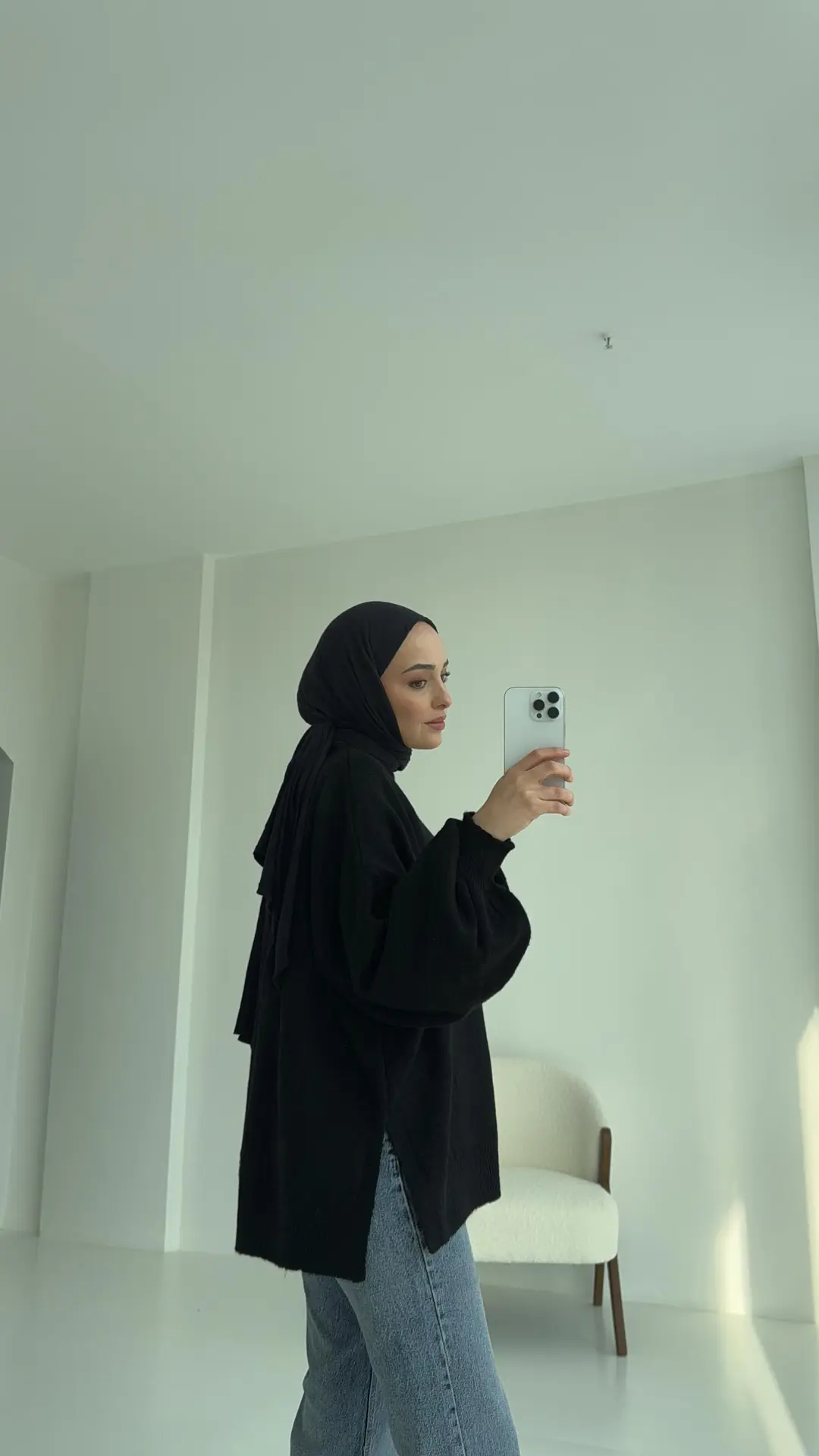 Yırtmaç Detay Balon Kol Triko Siyah - Görsel 2