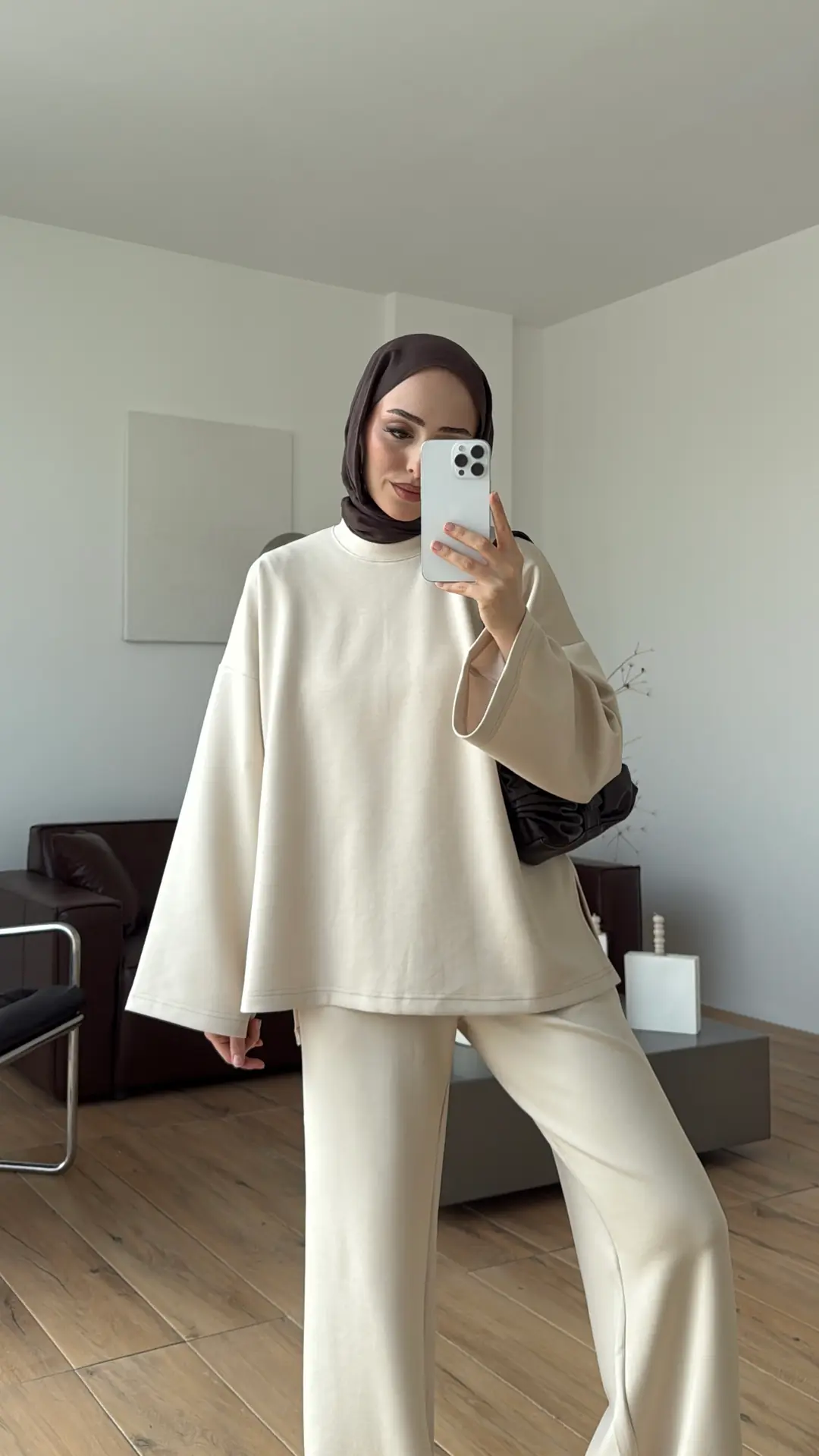 Yırtmaç Detay Takım Mevsimlik Takım Bej