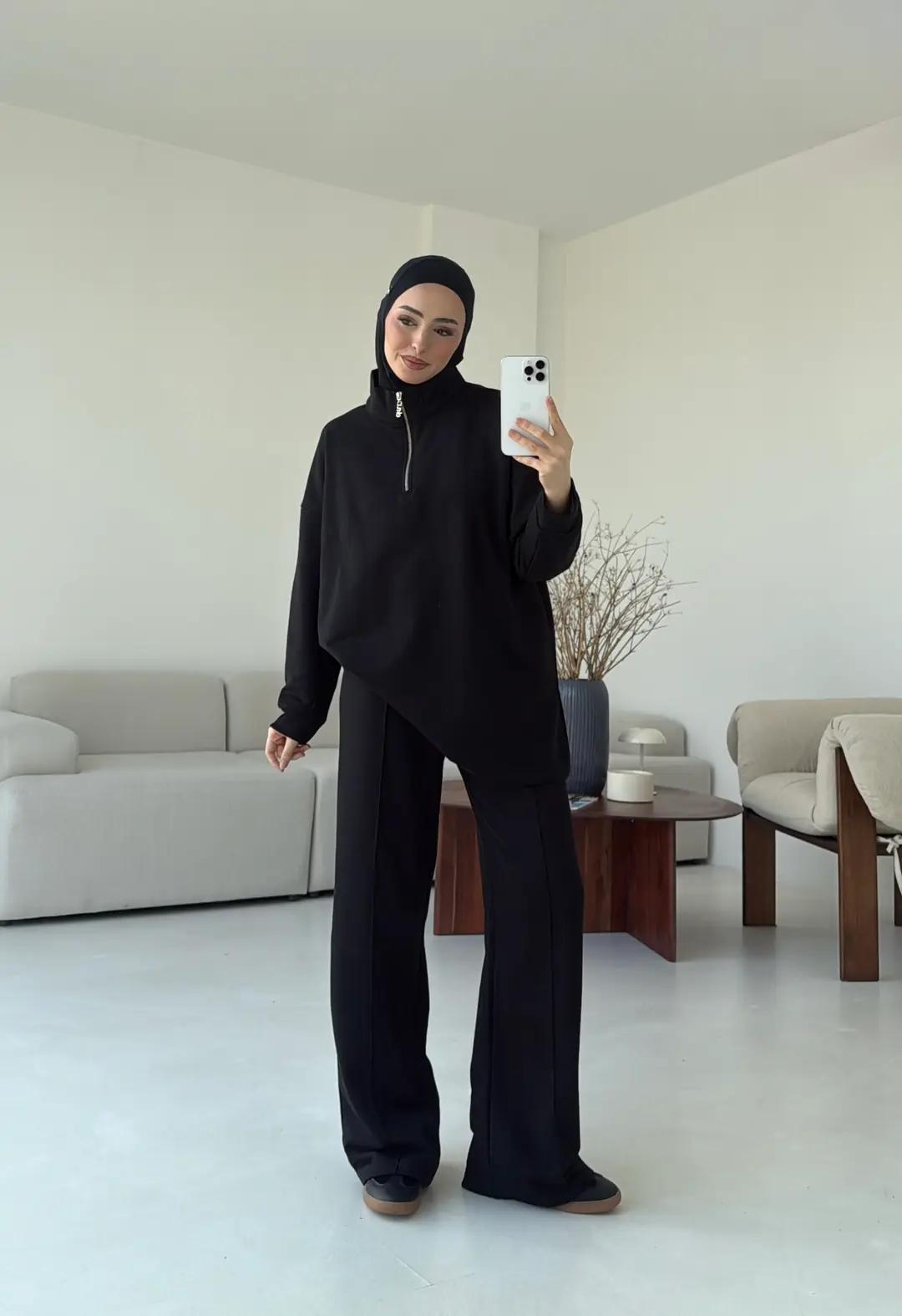 Yüksek Yaka Fermuarlı Takım Siyah